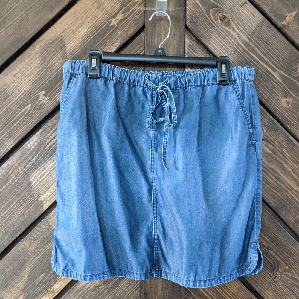Caslon Denim light weight skirt drawstring M